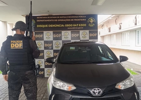 Carro roubado que seria utilizado no tráfico de drogas é recuperado pelo DOF em Laguna Carapã