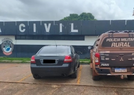 Casal é preso em Anaurilândia com carro furtado que seguia para o Paraguai