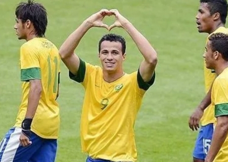 Leandro Damião, ex-atacante da Seleção Brasileira, se aposenta aos 35 anos