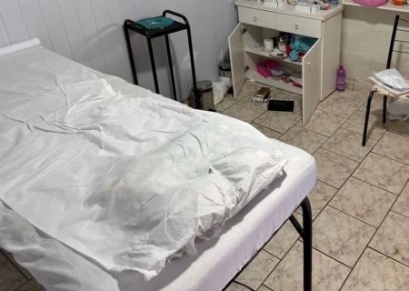 Mulher é presa por exercício ilegal da medicina e uso de substâncias proibidas em Campo Grande