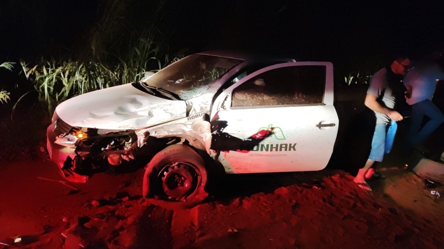 Mulher fica ferida após colisão envolvendo dois veículos em uma estrada vicinal na região de Batayporã