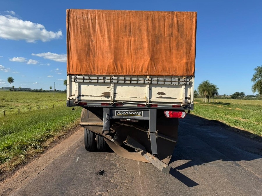 Caminhoneiro fica ferido em colisão na BR-376 em Nova Andradina