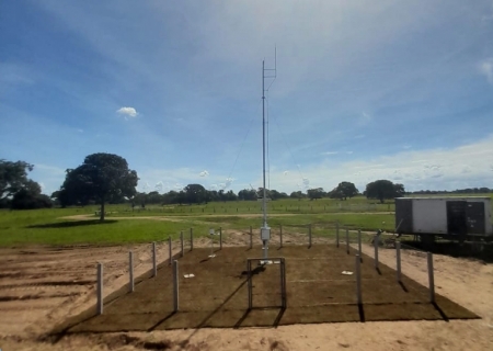 Operada pelo Cemtec-MS, primeira estação meteorológica instalada no Pantanal começa a transmitir dados