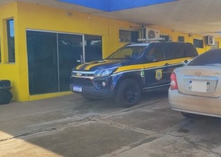Homem é preso com carro roubado em Água Clara