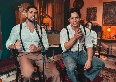 Em Campo Grande, Elvis e Adriano lançam EP 'À Moda Antiga' com clássicos sertanejos