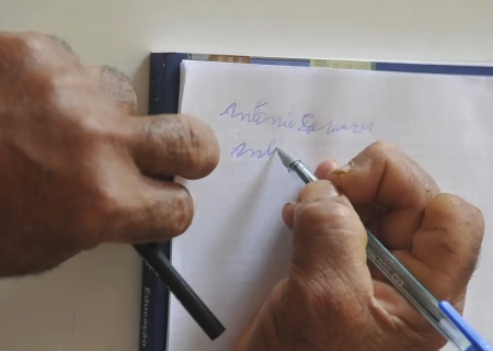 Analfabetismo de pessoas com deficiência é quatro vezes maior no país