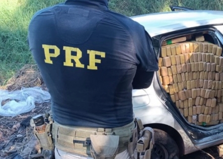 Veículo roubado é apreendido com quase uma tonelada de maconha em Campo Grande