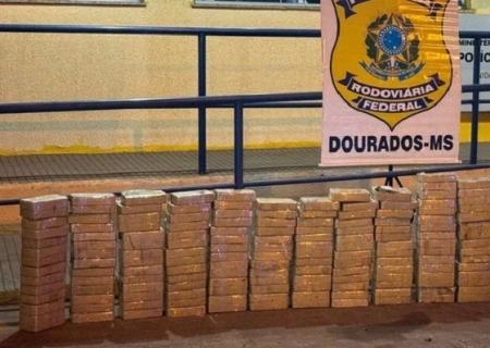 PRF descobre 235 kg de cocaína em meio a carga erva mate em Dourados