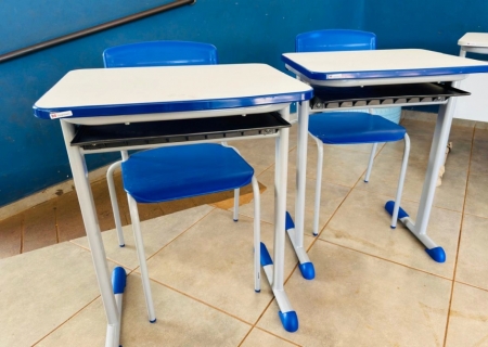 Secel investe mais de R$ 130 mil em mobiliário para escolas municipais