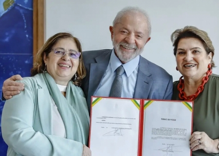 Lula empossa Márcia Lopes no Ministério das Mulheres