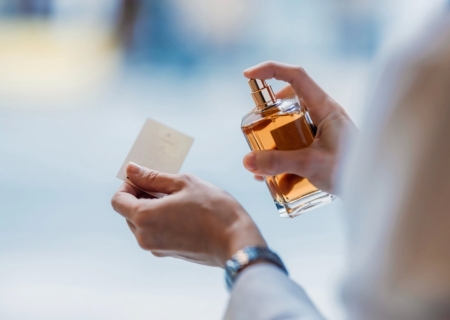 Tendências em perfumaria: quais notas estão em alta e o que elas dizem sobre o comportamento atual