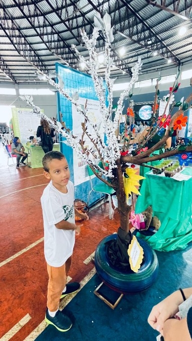 Escola Municipal Luiz Cláudio Josué brilha na 9ª edição da GeoCiências com projetos inovadores e engajamento estudantil
