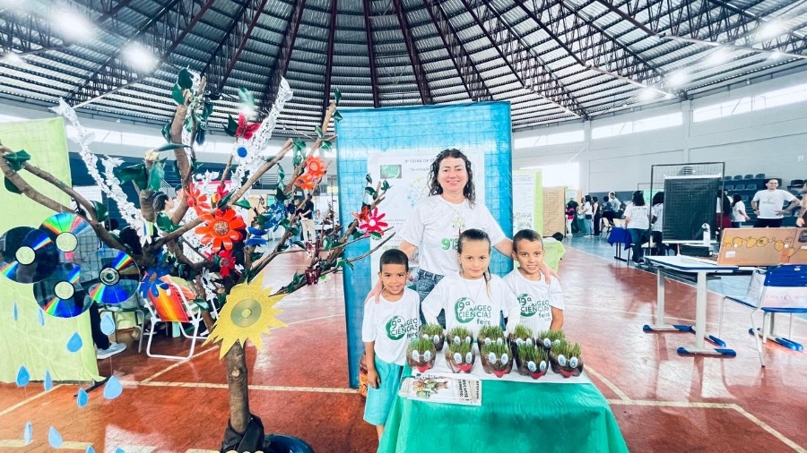 Escola Municipal Luiz Cláudio Josué brilha na 9ª edição da GeoCiências com projetos inovadores e engajamento estudantil