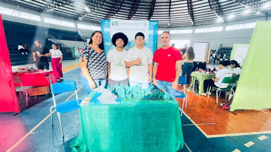 Escola Municipal Luiz Cláudio Josué brilha na 9ª edição da GeoCiências com projetos inovadores e engajamento estudantil