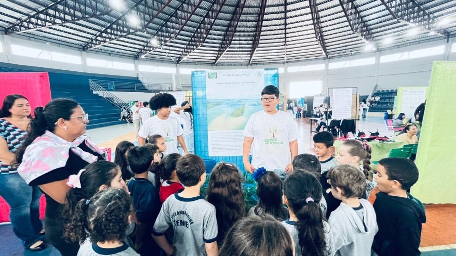 Escola Municipal Luiz Cláudio Josué brilha na 9ª edição da GeoCiências com projetos inovadores e engajamento estudantil