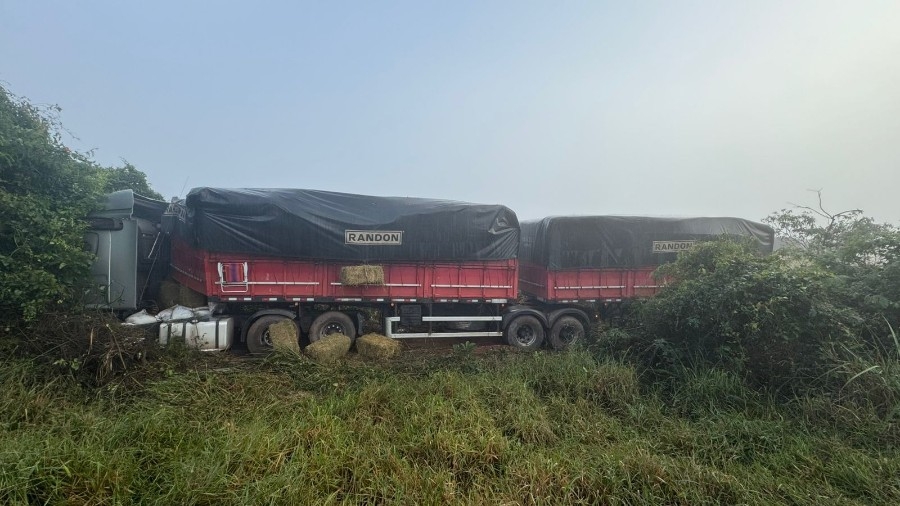 Colisão entre carretas deixa um motorista ferido na MS-276 em Batayporã