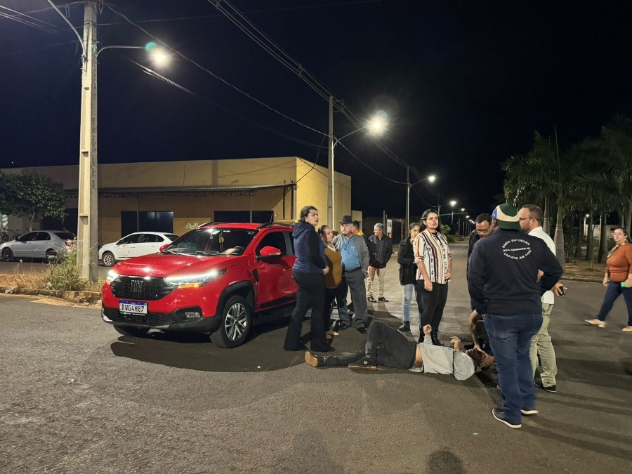 Motociclista fica ferido ao colidir em picape em cruzamento palco de vários acidentes no Jardim Universitário