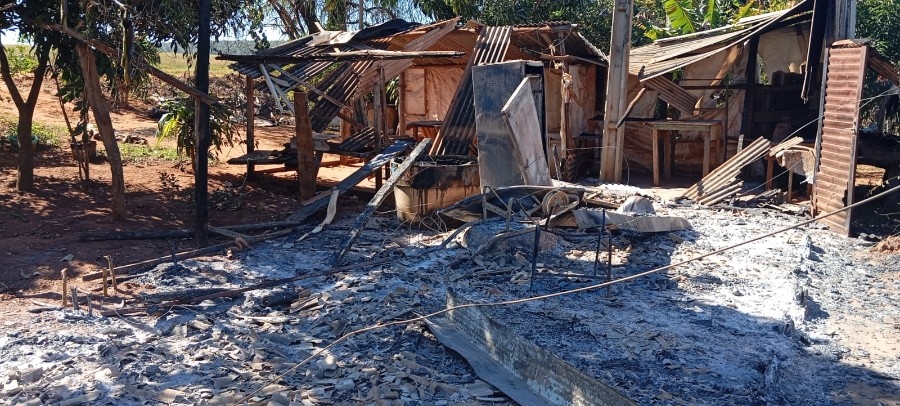 Acampamento Borevi é incendiado na MS-134 em Batayporã