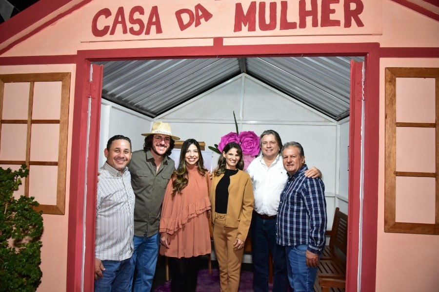 Tradição e vibração: quadrilhas e sertanejo de Clayton e Romário agitam a abertura da Festa do Sereno