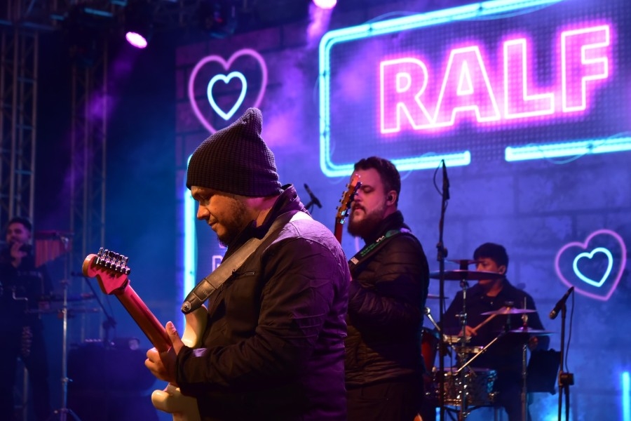 Festa do Sereno encerra com show de Ralf, homenagens aos pioneiros e friozinho típico do evento