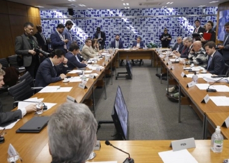 Contra aumento do IOF, Câmara vota nesta segunda urgência para derrubar decreto