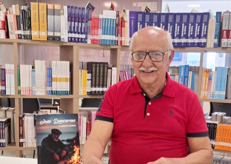 Aos 69 anos, Idroaldo realiza sonho antigo de publicar seu primeiro livro