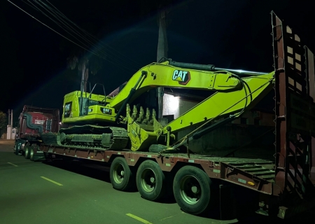 Escavadeira avaliada em R$ 750 mil é recuperada pela polícia em Batayporã