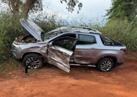 Grávida e crianças são levadas para hospital após colisão entre veículos em estrada vicinal de Batayporã