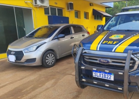 Polícia recupera veículo furtado e prende quatro pessoas em Três Lagoas