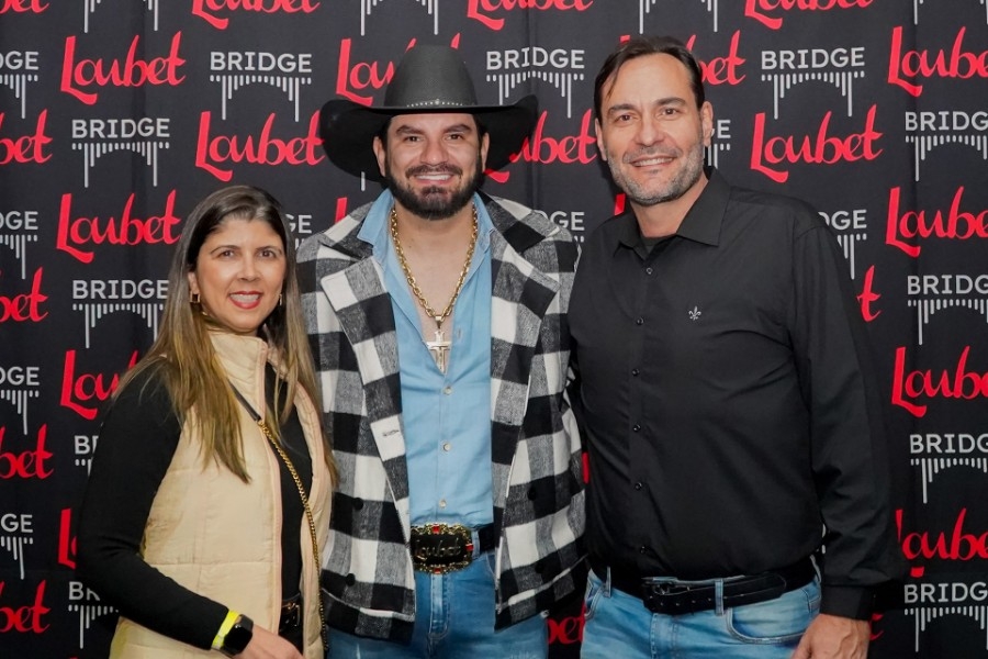 Loubet abre a 41ª Fejuna com público de 5 mil pessoas e noite de pura animação