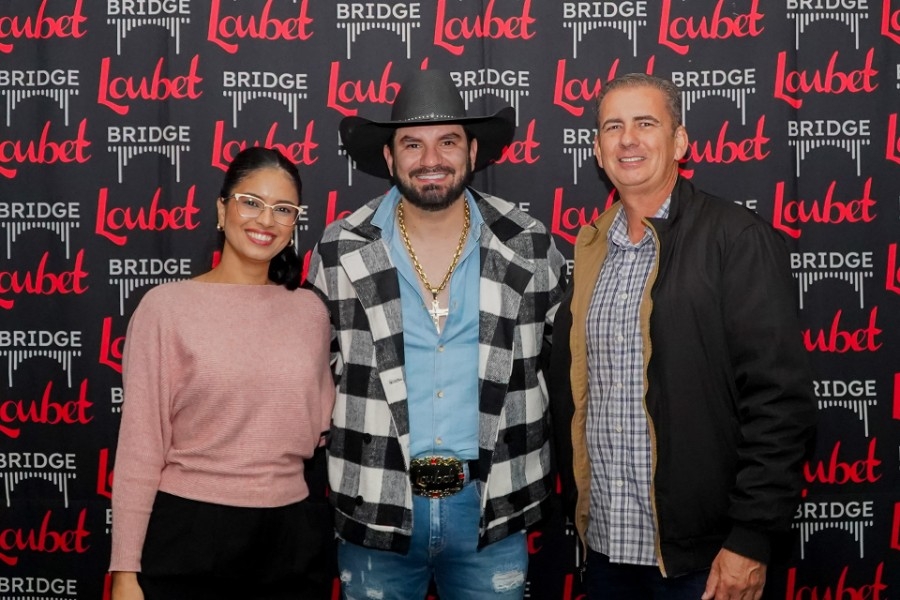 Loubet abre a 41ª Fejuna com público de 5 mil pessoas e noite de pura animação