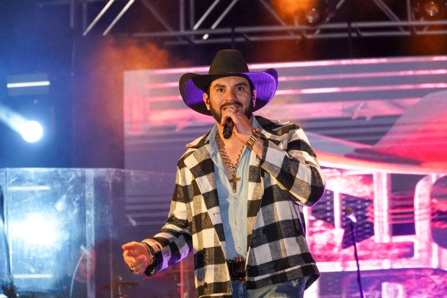 Loubet abre a 41ª Fejuna com público de 5 mil pessoas e noite de pura animação