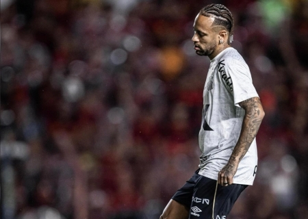 Santos registra B.O. contra torcedor que discutiu com Neymar após derrota na Vila Belmiro