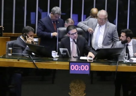 Câmara aprova urgência para proposta que reduz benefícios fiscais