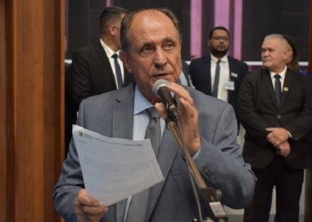 Zé Teixeira solicita investimentos na educação em Ivinhema