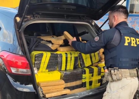 Traficante foge da PRF e abandona carro carregado de maconha na BR-376