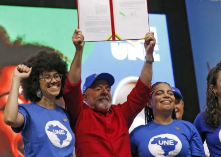 Lula diz que vai cobrar imposto das empresas americanas digitais