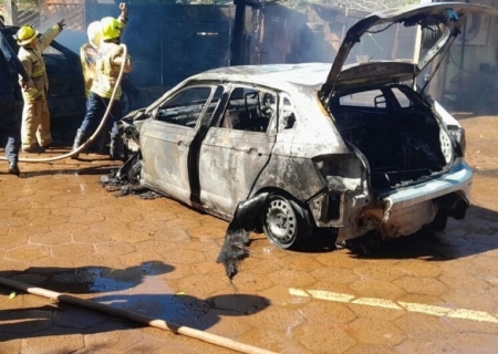 Ataque na região de fronteira deixou dois mortos e veículos incendiados