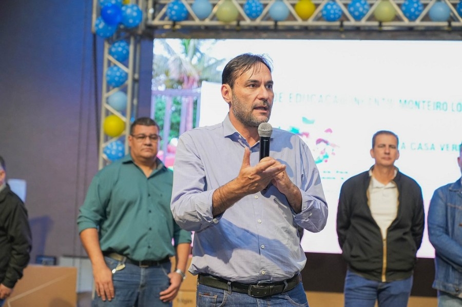 Prefeitura de Nova Andradina investe mais de R$ 500 mil em kits esportivos e literários para escolas municipais