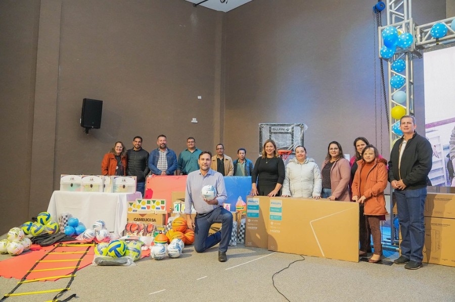 Prefeitura de Nova Andradina investe mais de R$ 500 mil em kits esportivos e literários para escolas municipais