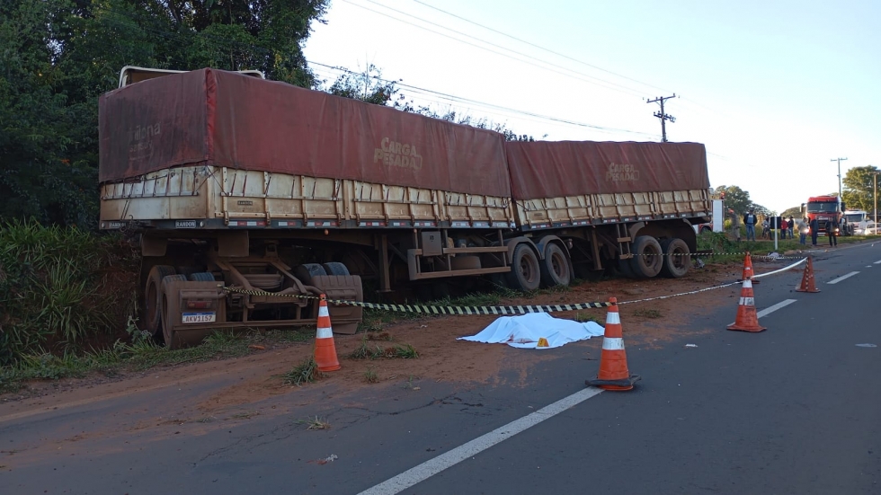 Grave acidente entre carreta e carro deixa uma pessoa morta entre Batayporã e Nova Andradina