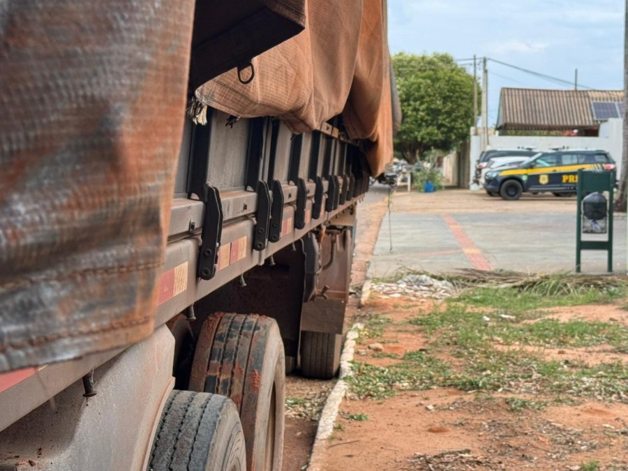 PRF apreende carreta com grande quantidade de maconha em posto de combustível de Batayporã