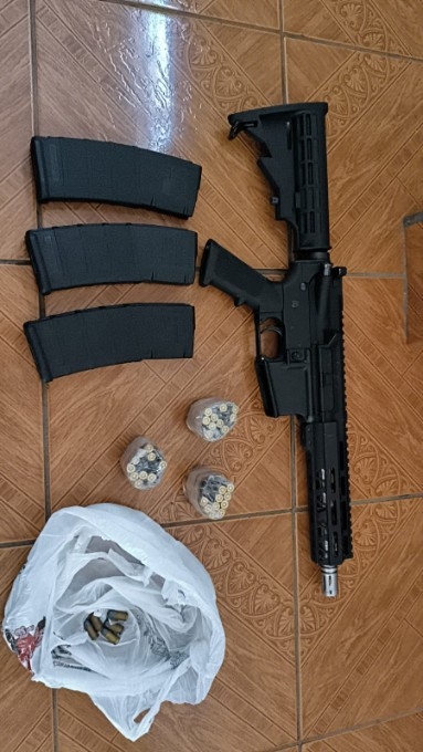 Homem em posse de fuzil de uso restrito e mais de 150 munições é preso em flagrante pela Polícia Civil em Três Lagoas