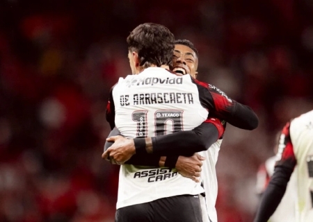 Flamengo volta a vencer o Internacional e avança às quartas da Libertadores