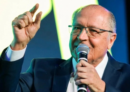 Plano de contingência ao tarifaço deve sair até terça, diz Alckmin