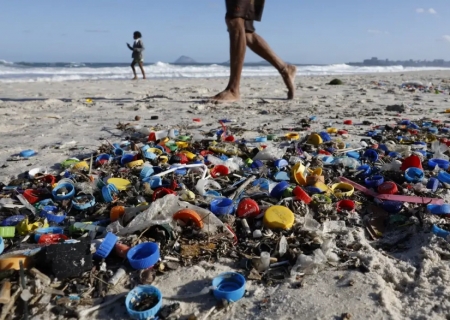 ABC alerta: microplásticos ameaçam ecossistemas e saúde humana