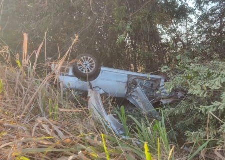 Veículo sai da pista e capota na MS-276 entre Batayporã e Anaurilândia