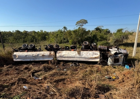 Motoristas saem ilesos de colisão entre carretas-tanque na MS-276 entre Batayporã e Anaurilândia