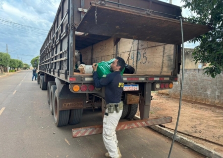 PRF apreende carreta com grande quantidade de maconha em posto de combustível de Batayporã