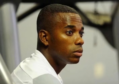 Maioria do STF mantém prisão do ex-jogador Robinho